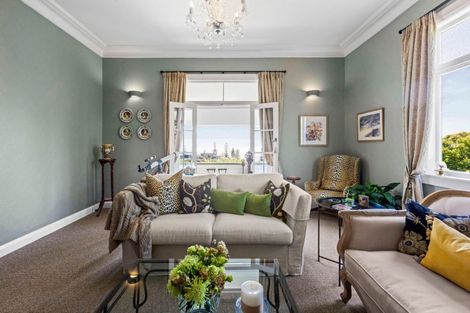 Photo of property in 6 Madeira Road, Bluff Hill, Napier, 4110