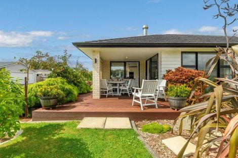 Photo of property in 2 Vesey Drive, Katikati, 3129