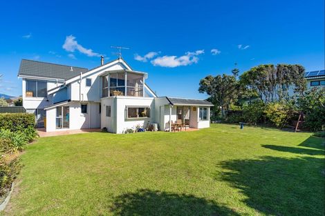 Photo of property in 113 Field Way, Waikanae Beach, Waikanae, 5036