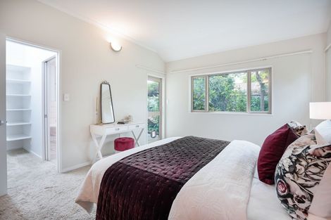 Photo of property in 18 Cloake Way, Palmerston North, 4414