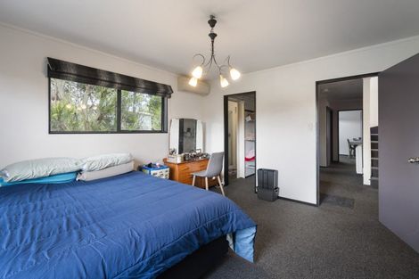 Photo of property in 20 Springdale Grove, Fitzherbert, Palmerston North, 4410