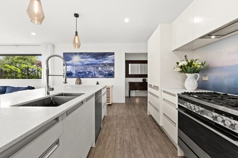 Photo of property in 8 Hikanui Drive, Havelock North, 4130