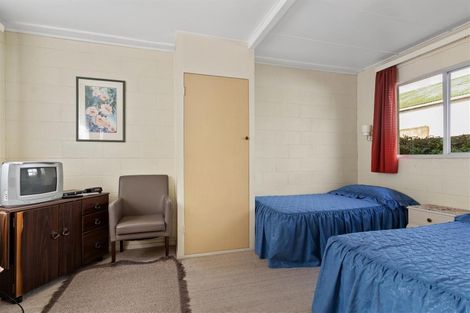 Photo of property in 100 Shearman Street, Waimate, 7924