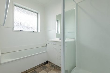 Photo of property in 10 Hollows Crescent, Takaro, Palmerston North, 4412