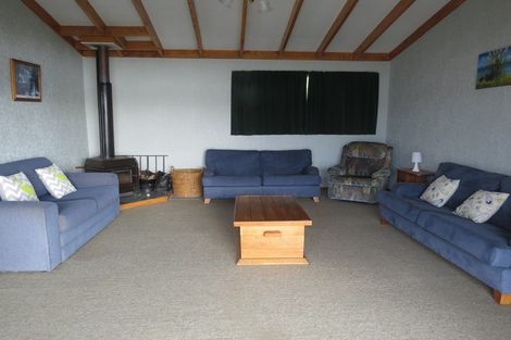 Photo of property in 52 Antrim Street, Waikawa, Tokanui, 9884