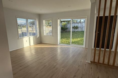 Photo of property in 19 Raleigh Road, Northcote, Auckland, 0627