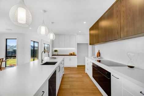 Photo of property in 16 Rich Rise, Havelock North, 4130