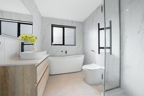 Photo of property in 2a Marina Road, Torbay, Auckland, 0630