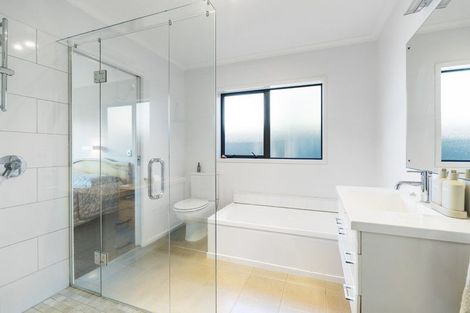 Photo of property in 63 Lismore Street, Merrilands, New Plymouth, 4312
