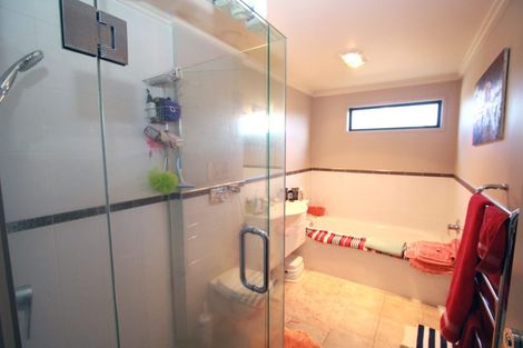 Photo of property in 204 Heta Road, Merrilands, New Plymouth, 4312