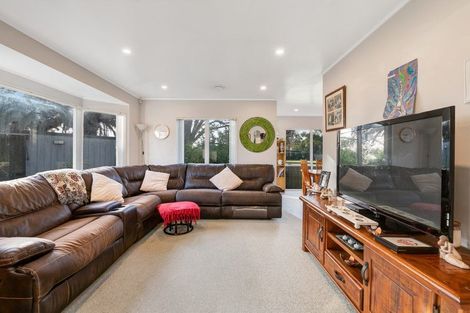 Photo of property in 2312 State Highway 16, Helensville, 0875