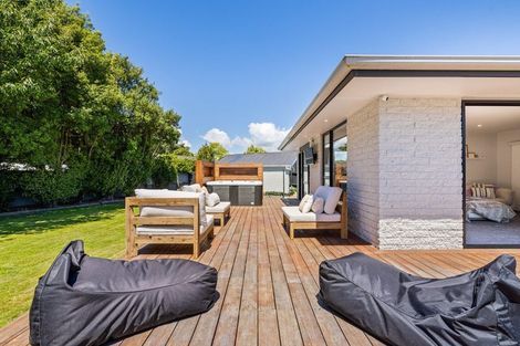 Photo of property in 6 Bidwell Place, Hillmorton, Christchurch, 8025