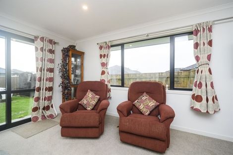 Photo of property in 15 Varsity Heights, Fitzherbert, Palmerston North, 4410