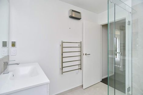 Photo of property in 21 Malaga Crescent, Harewood, Christchurch, 8051