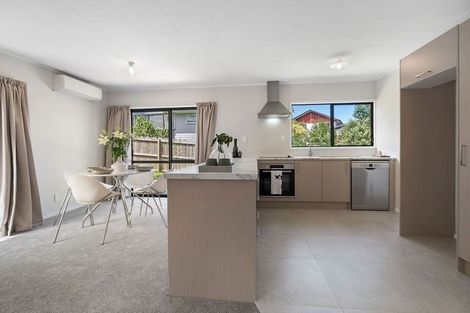 Photo of property in 1/11 Kupari Place, Totara Vale, Auckland, 0629