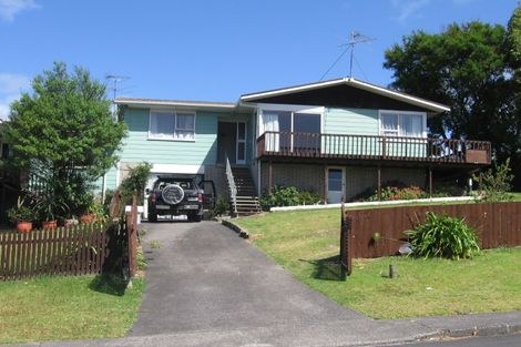 Photo of property in 2/1 Cantina Avenue, Bayview, Auckland, 0629