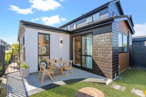 Photo of property in 8 Honowai Street, Kumeu, 0810