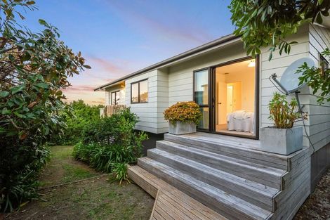 Photo of property in 1/12 Corunna Road, Milford, Auckland, 0620