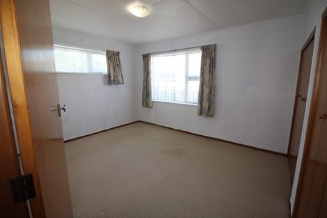 Photo of property in 40 Bancroft Terrace, Newlands, Wellington, 6037