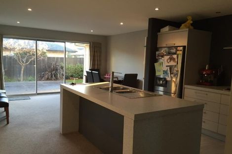 Photo of property in 26 Foresters Crescent, Parklands, Christchurch, 8083