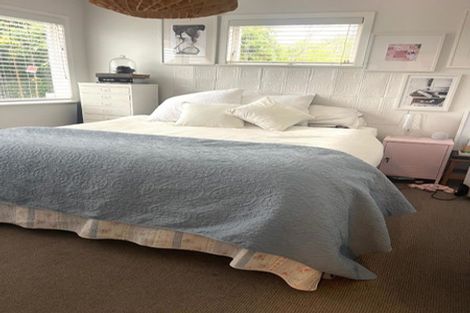 Photo of property in 10 Fordham Street, Beach Haven, Auckland, 0626