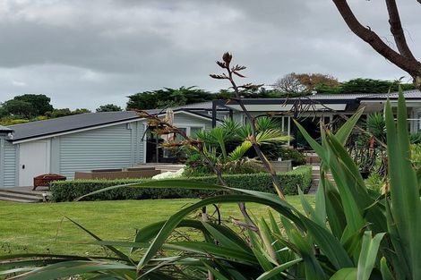 Photo of property in 27 Hona Street, Waikanae Beach, Waikanae, 5036
