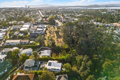 Photo of property in 14b Coroglen Avenue, Birkenhead, Auckland, 0626