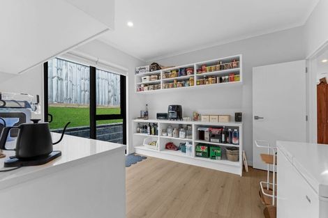 Photo of property in 12 Dolcetto Place, Pokeno, 2402