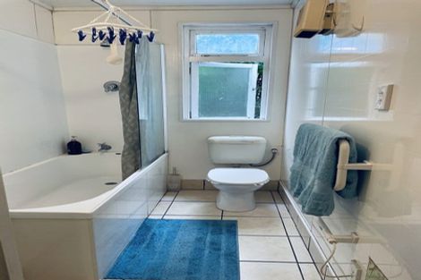 Photo of property in 16 Queens Drive, Kilbirnie, Wellington, 6022