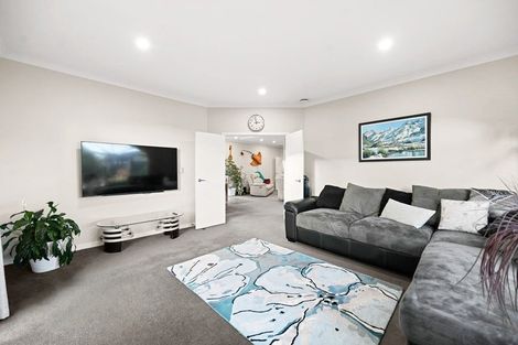 Photo of property in 22 Gibbston Close, Huntington, Hamilton, 3210