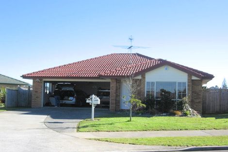 Photo of property in 32 Sandwick Drive, Weymouth, Auckland, 2103