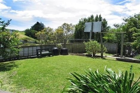 Photo of property in 122 Redwood Avenue, Tawa, Wellington, 5028