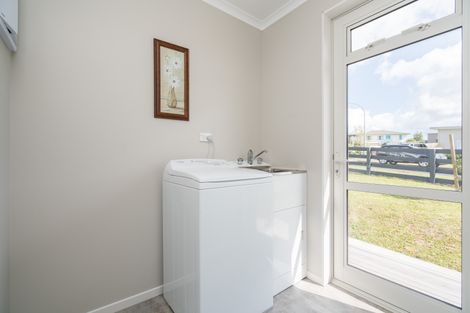 Photo of property in 9 Weka Street, Mangawhai, 0505