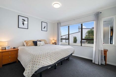Photo of property in 239 Vipond Road, Stanmore Bay, Whangaparaoa, 0932