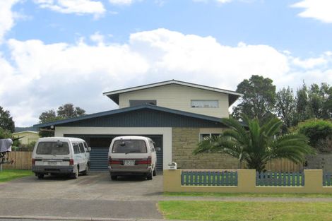 Photo of property in 107 Charleston Avenue, Whangamata, 3620