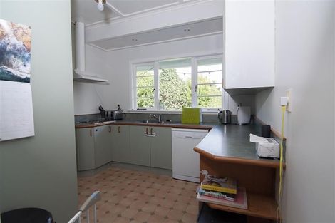 Photo of property in 16 Burrows Place, Frankton, Hamilton, 3204