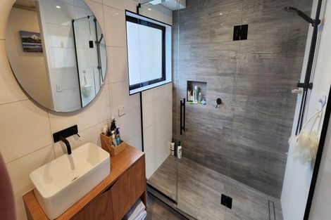 Photo of property in 6a Donnelly Street, Oakura, 4314