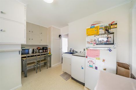Photo of property in 120 Kings Crescent, Hutt Central, Lower Hutt, 5010