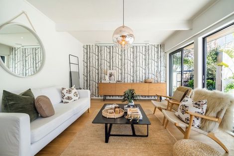 Photo of property in 1/246 Lake Road, Hauraki, Auckland, 0622