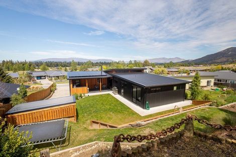 Photo of property in 14 Charles Court, Lake Hawea, Wanaka, 9382