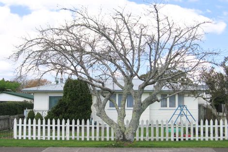 Photo of property in 57 Queen Road, Bellevue, Tauranga, 3110