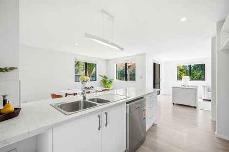 Photo of property in 132a Lynwood Road, New Lynn, Auckland, 0600