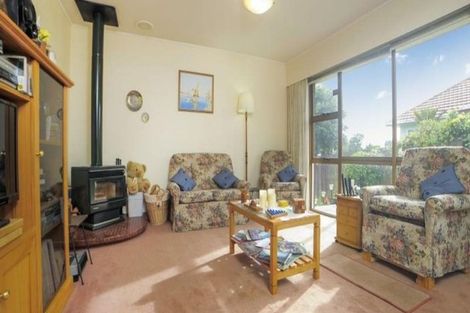 Photo of property in 2/13 Waitaki Street, Henderson, Auckland, 0612
