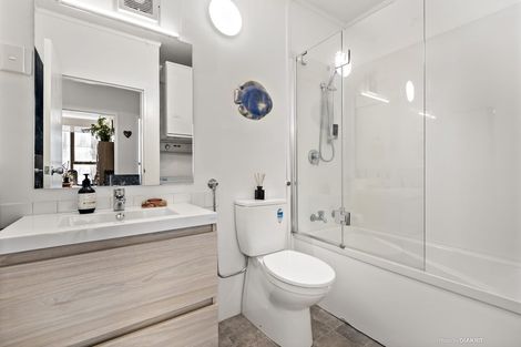 Photo of property in Hobson Court Flats, 33/70 Hobson Street, Thorndon, Wellington, 6011