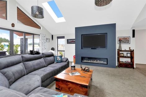 Photo of property in 12 Rosewood Drive, Amberley, 7410