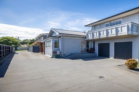 Photo of property in 46a Paynters Avenue, Strandon, New Plymouth, 4312