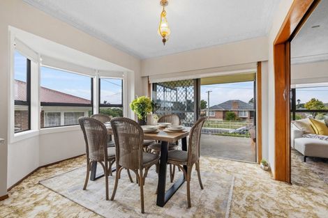 Photo of property in 10 Renwick Street, Papakura, 2110