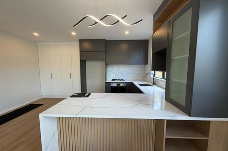 Photo of property in 5 Raphael Place, West Harbour, Auckland, 0618