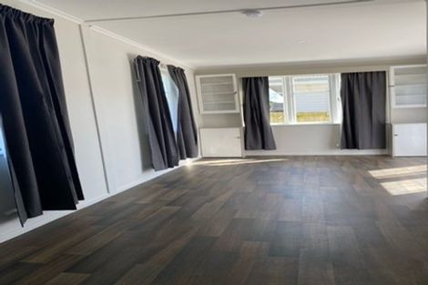 Photo of property in 53a Rollerson Street, Papakura, 2110