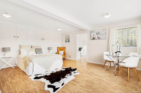 Photo of property in 6 Malters Place, Browns Bay, Auckland, 0630